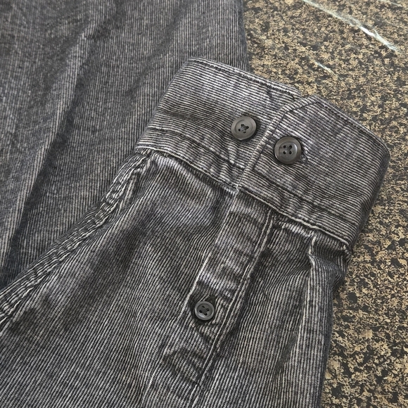 Express Women's L Gray Button-Up Shirt Long Sleeve Buttoned Collar Chest Pocket - Picture 10 of 16